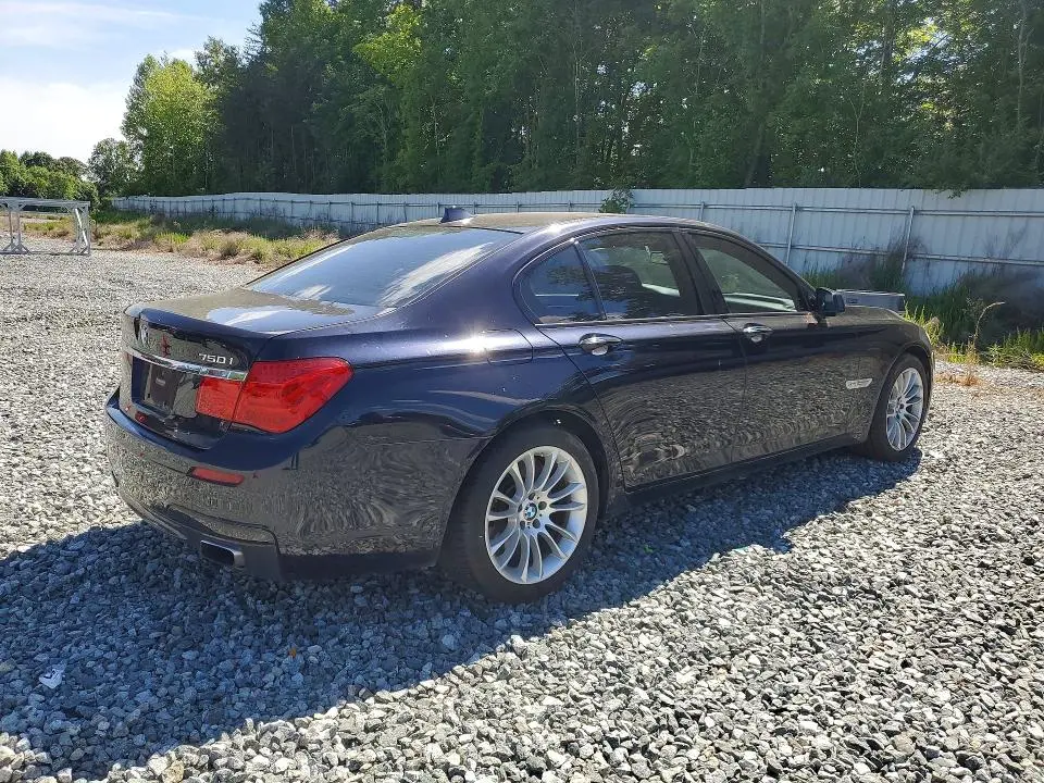 2011 BMW 750 XI  