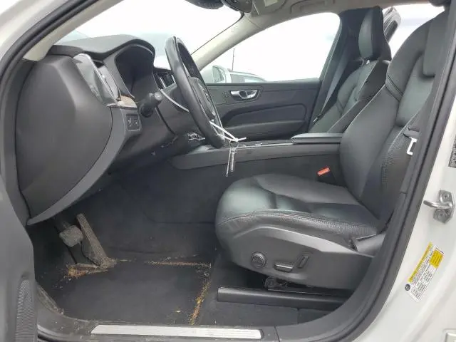 2021 VOLVO XC60 T5 MOMENTUM  
