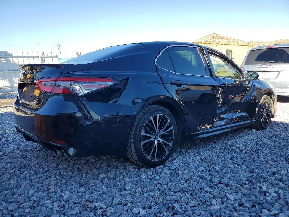 2018 TOYOTA CAMRY SE  