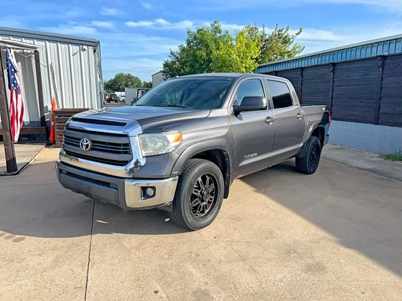 2015 TOYOTA TUNDRA CREWMAX SR5  