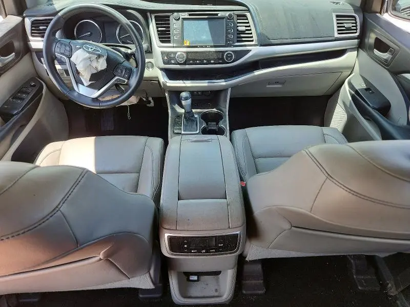 2018 TOYOTA HIGHLANDER XLE  
