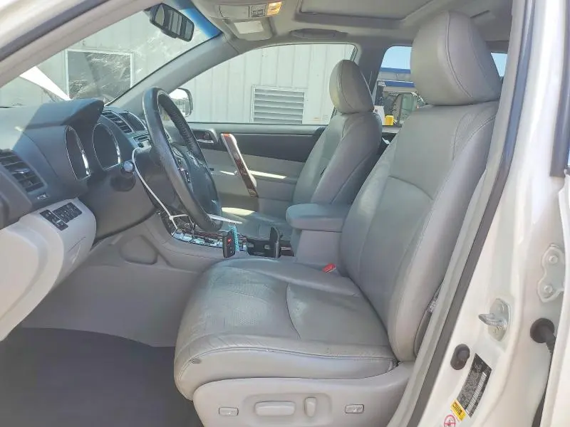 2013 TOYOTA HIGHLANDER LIMITED  
