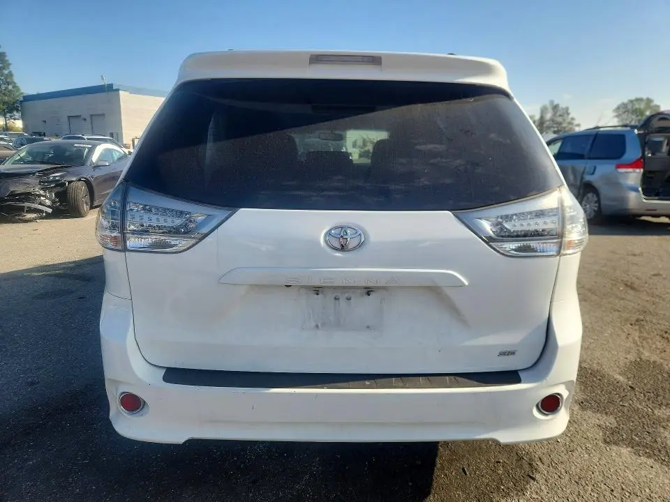 2015 TOYOTA SIENNA SPORT  