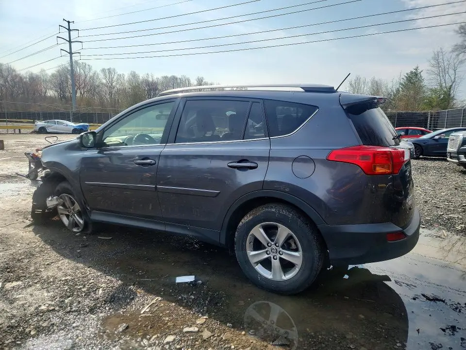 2015 TOYOTA RAV4 XLE  
