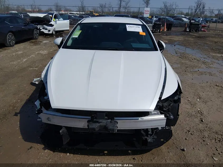 2022 HYUNDAI SONATA SE