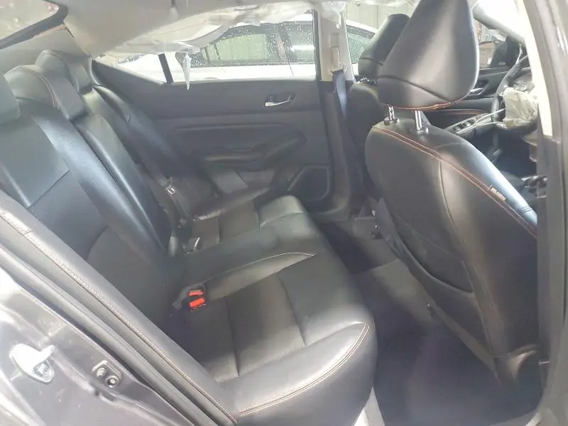 2022 NISSAN ALTIMA SR  