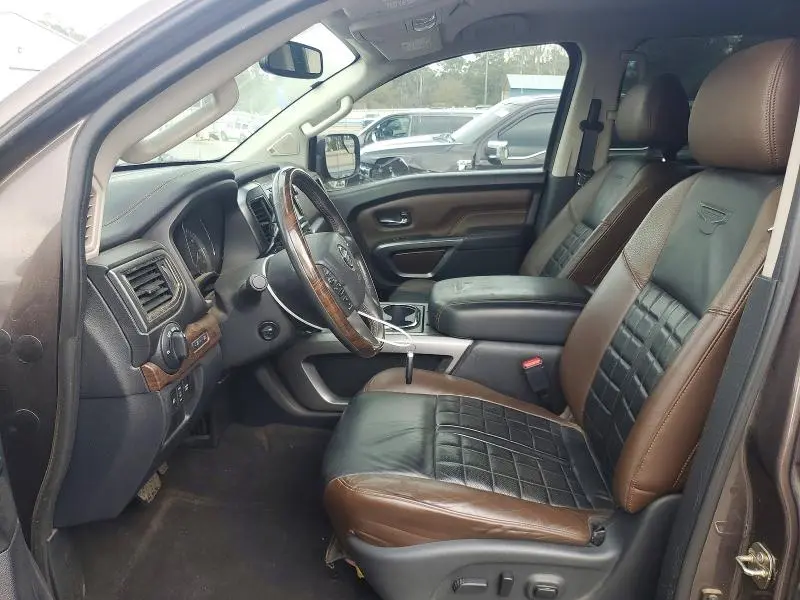 2017 NISSAN TITAN SV  