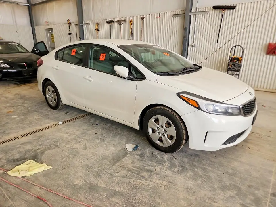 2017 KIA FORTE LX  