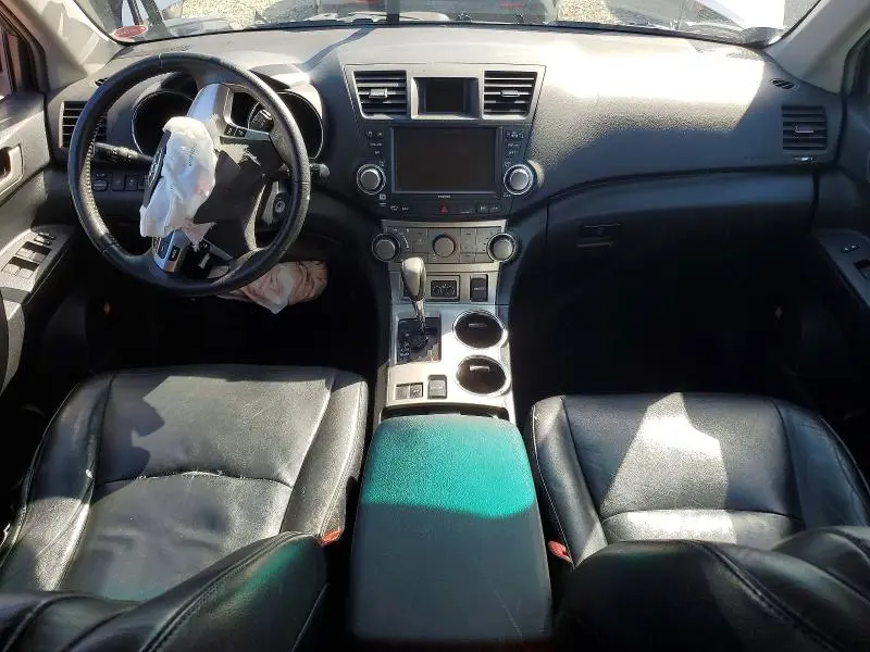 2012 TOYOTA HIGHLANDER SE  