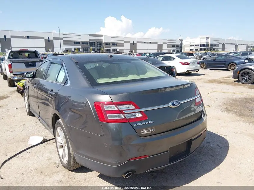 2018 FORD TAURUS SE