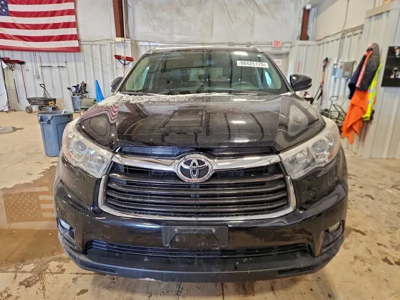 2016 TOYOTA HIGHLANDER XLE  