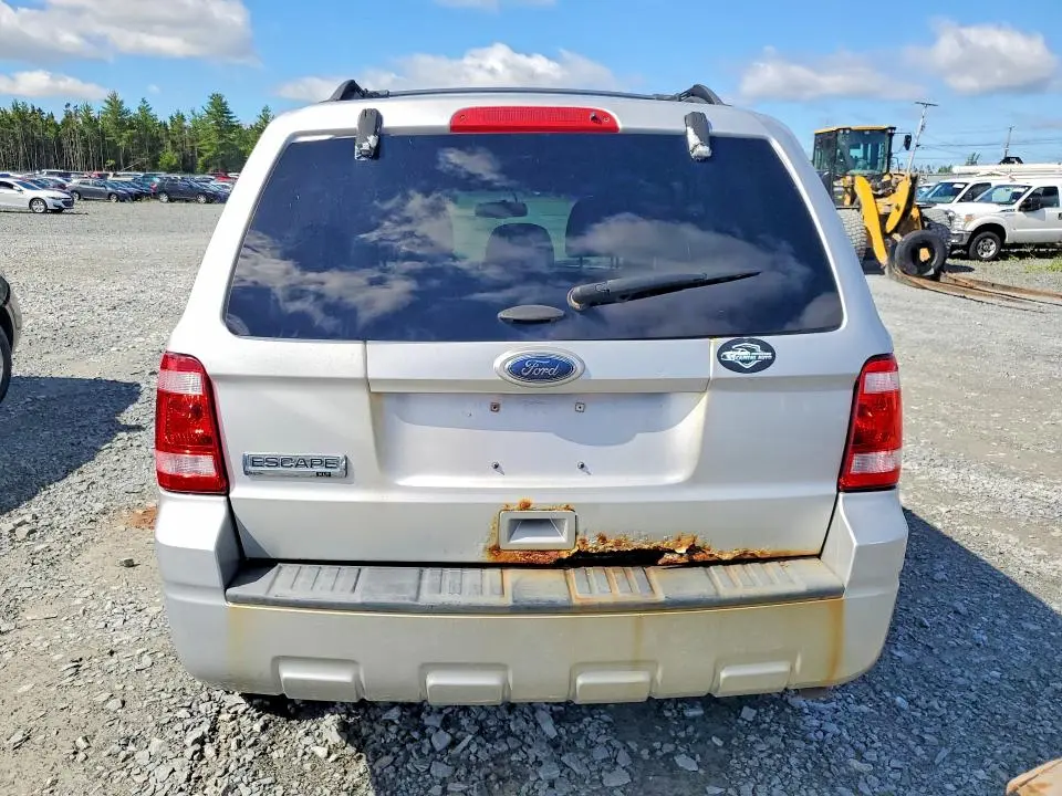 2011 FORD ESCAPE XLT  
