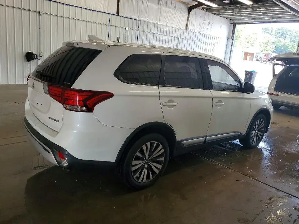 2019 MITSUBISHI OUTLANDER SE  