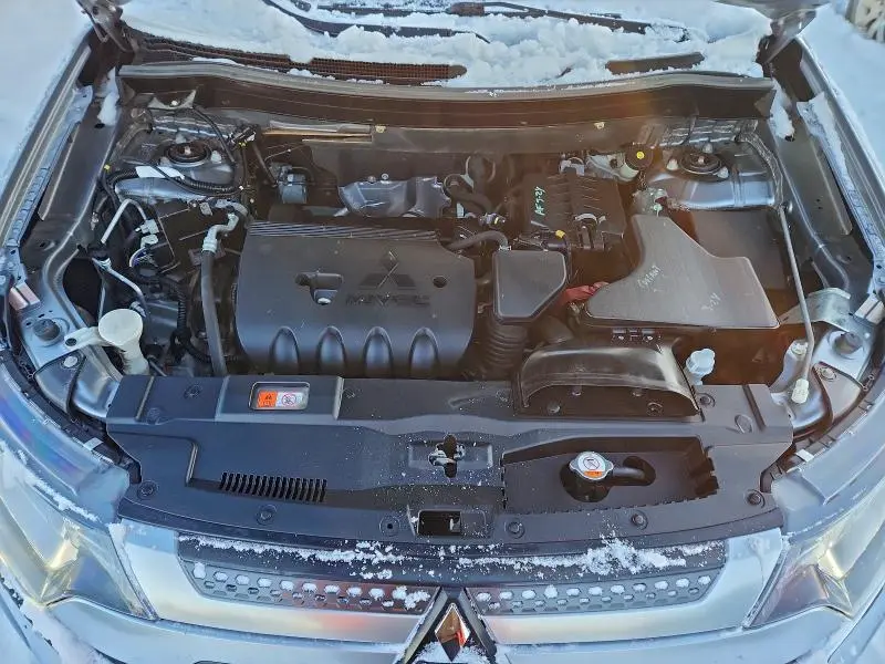 2019 MITSUBISHI OUTLANDER SE  