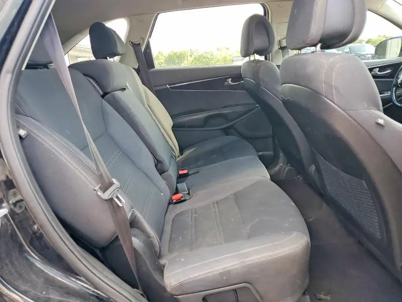2016 KIA SORENTO LX  