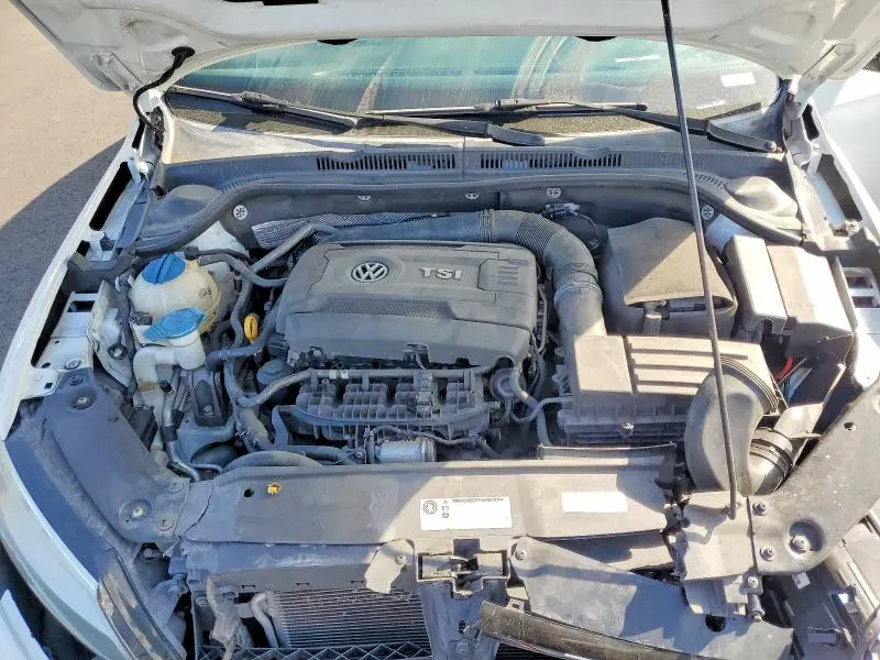 2016 VOLKSWAGEN JETTA SPORT  