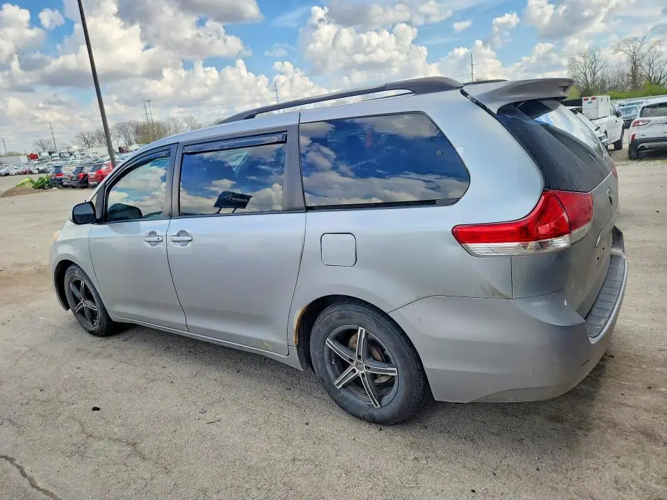 2012 TOYOTA SIENNA XLE 8-PASSENGER  