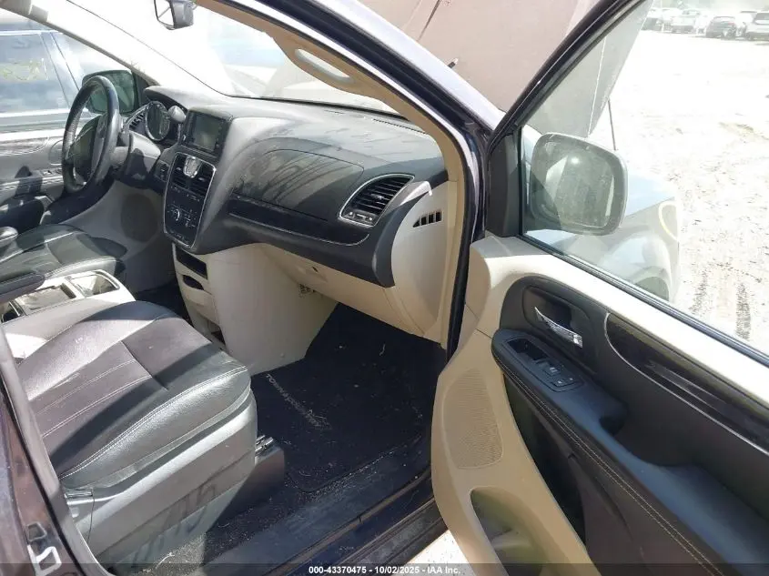 2013 CHRYSLER TOWN & COUNTRY TOURING