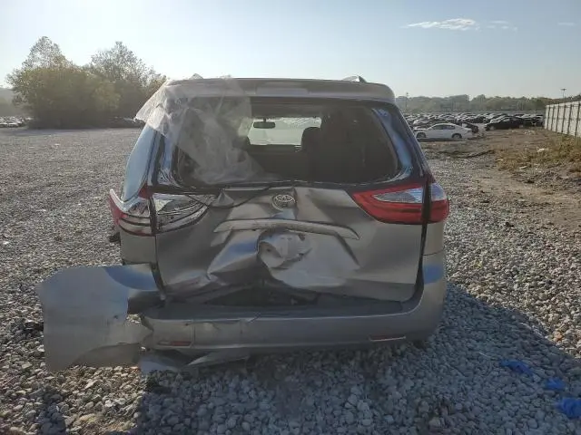 2016 TOYOTA SIENNA XLE  