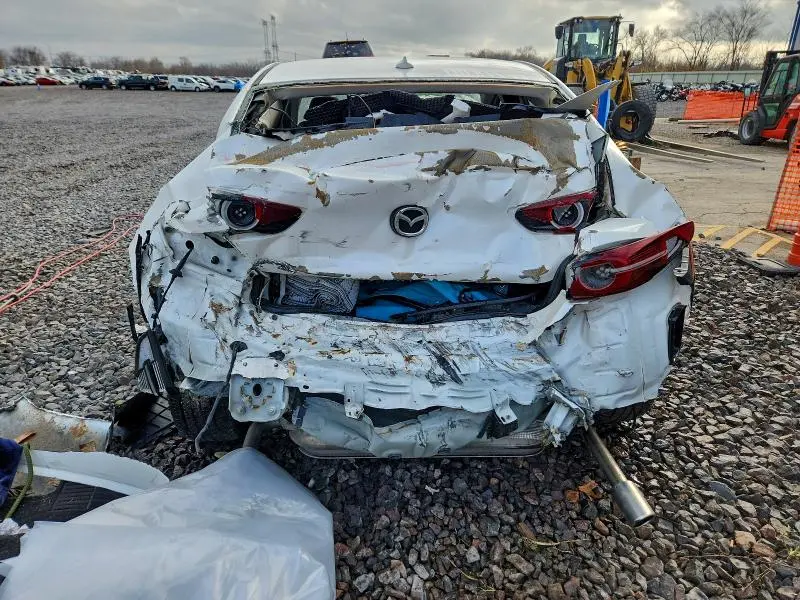 2019 MAZDA 3 PREMIUM  