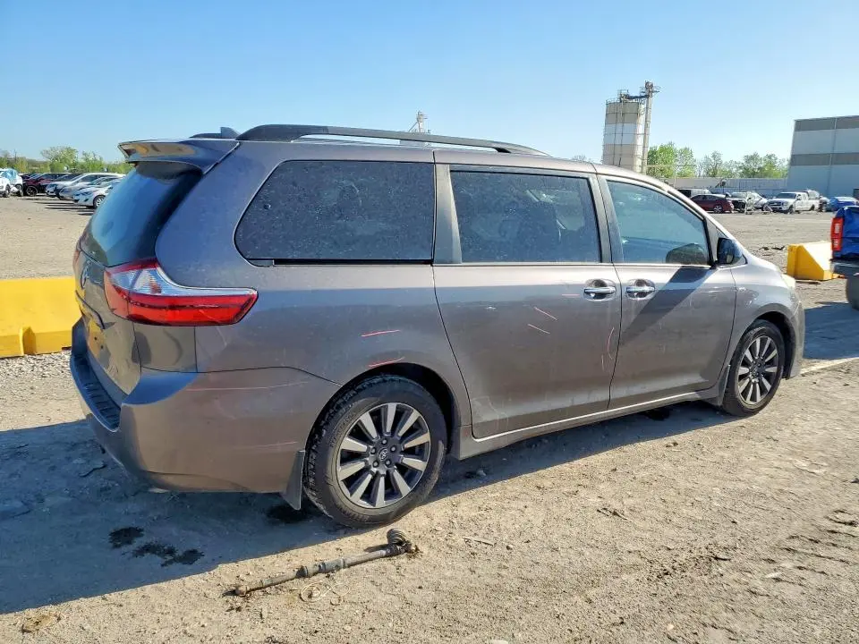 2019 TOYOTA SIENNA XLE PREMIUM 7-PASSENGER  