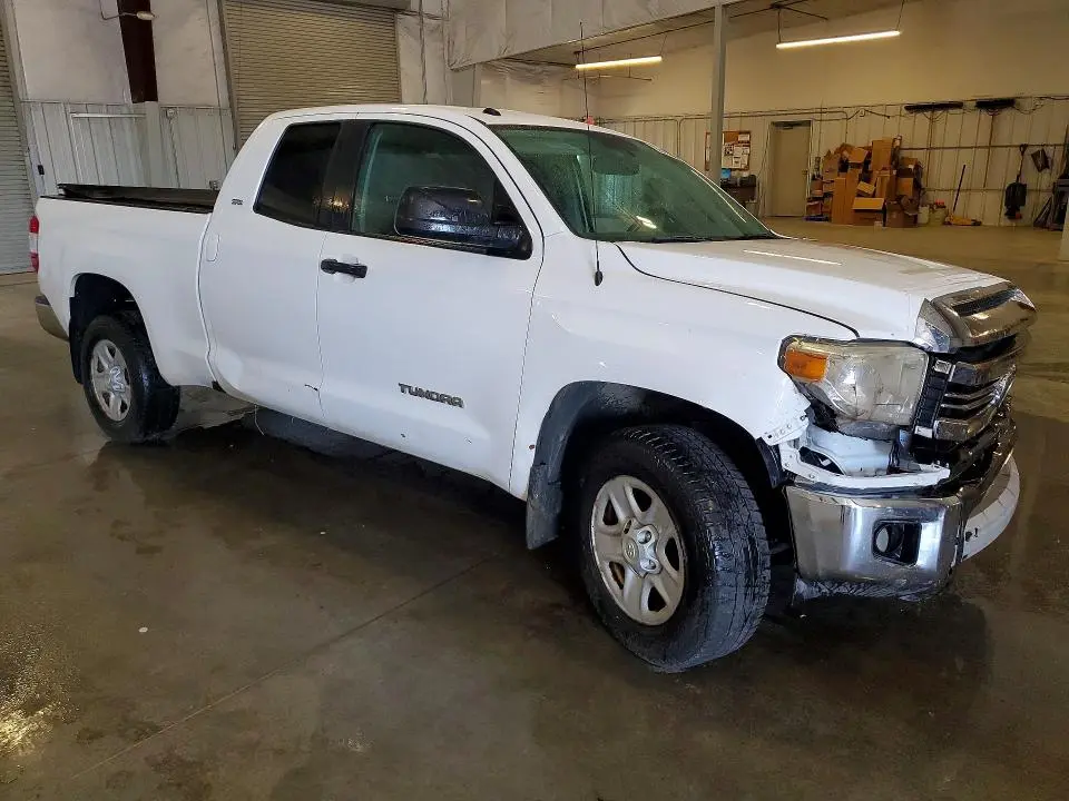 2017 TOYOTA TUNDRA SR5  