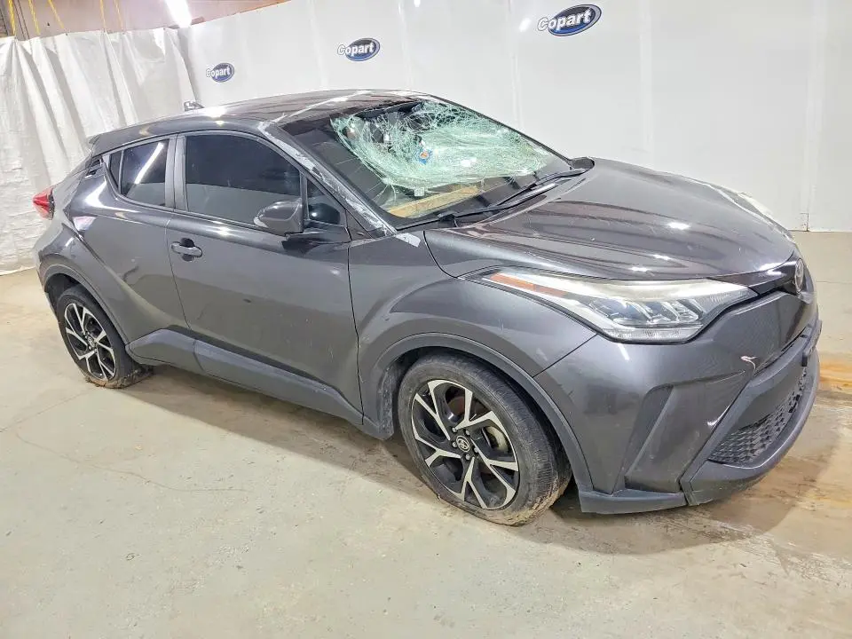 2021 TOYOTA C-HR XLE  