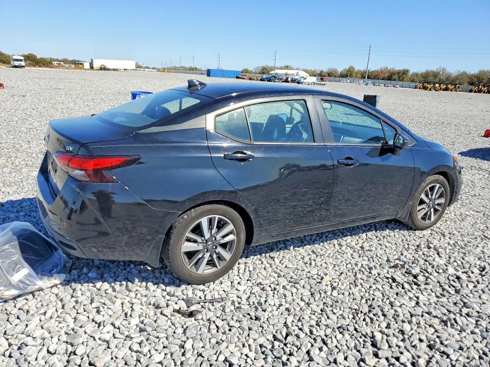 2020 NISSAN VERSA SV  