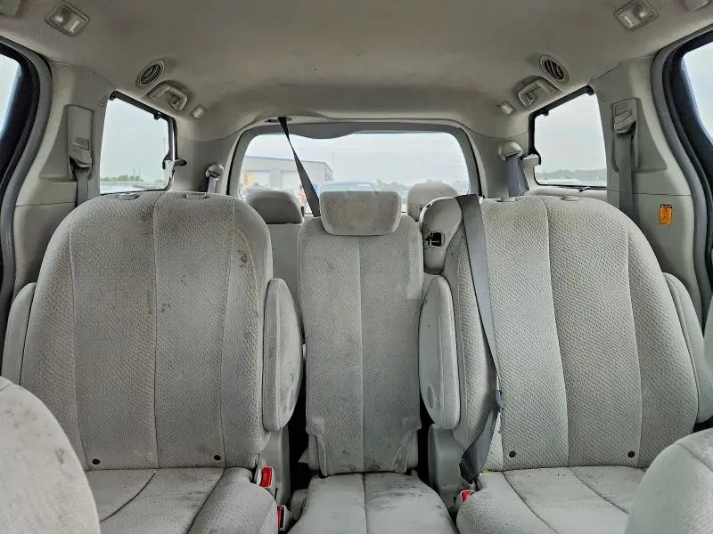 2011 TOYOTA SIENNA LE  
