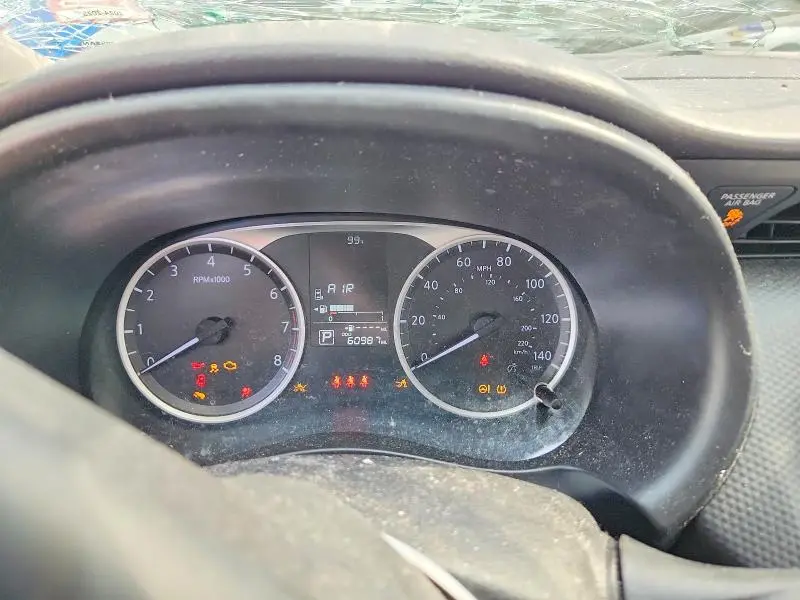 2022 NISSAN KICKS S  
