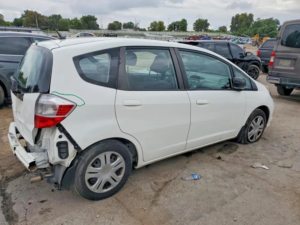 2011 HONDA FIT   