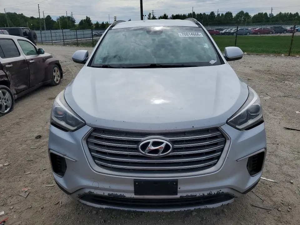 2017 HYUNDAI SANTA FE SE  