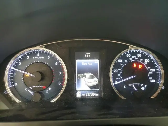 2016 TOYOTA CAMRY LE  