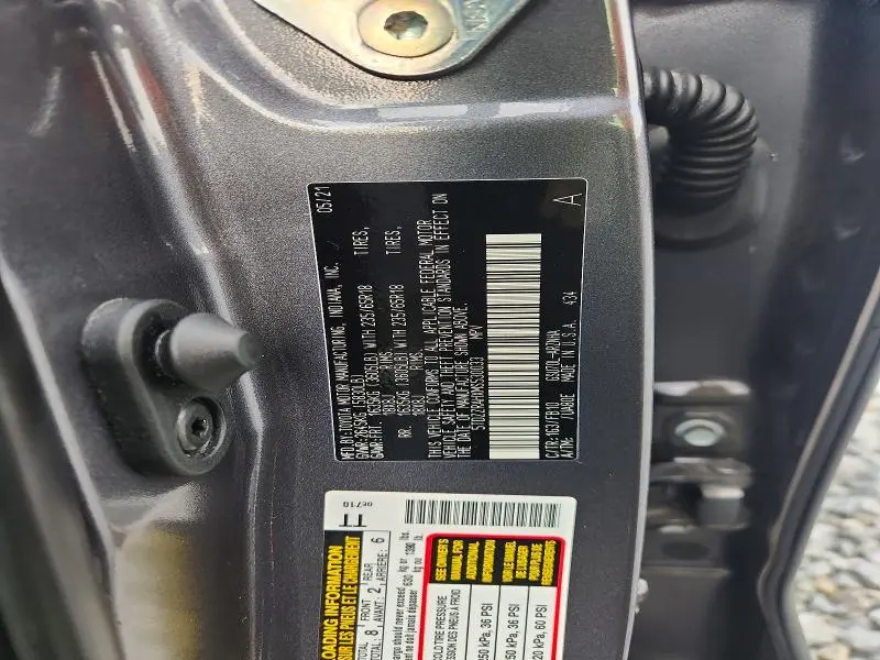 2021 TOYOTA HIGHLANDER LE  