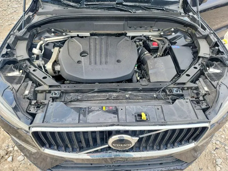 2022 VOLVO XC60 B5 MOMENTUM  