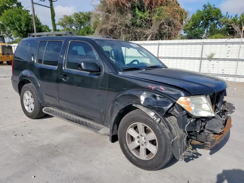 2011 NISSAN PATHFINDER S  