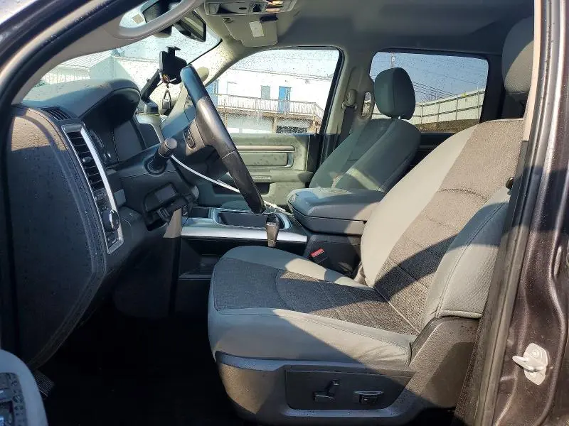 2018 RAM 1500 SLT  