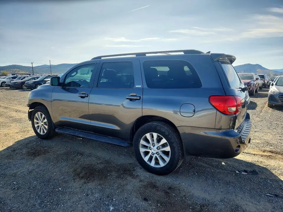 2016 TOYOTA SEQUOIA SR5  