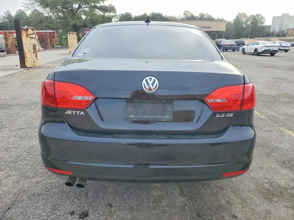 2013 VOLKSWAGEN JETTA SE  