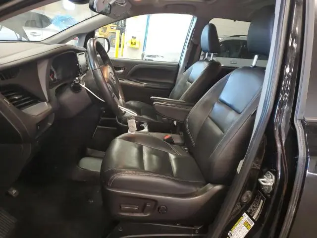 2018 TOYOTA SIENNA SE  