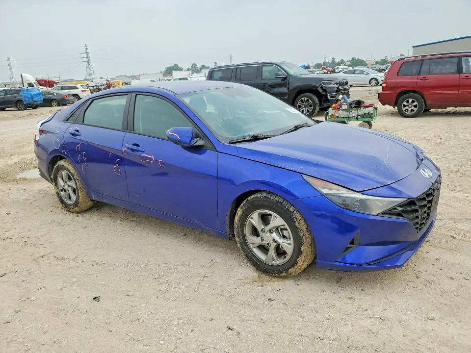 2022 HYUNDAI ELANTRA SE  