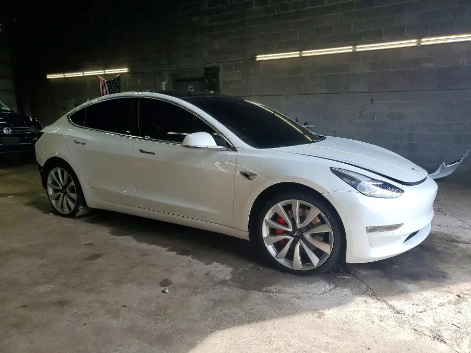 2018 TESLA MODEL 3   