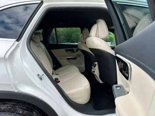 2024 MERCEDES-BENZ GLC 300  