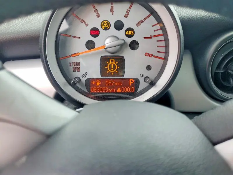 2010 MINI COOPER   