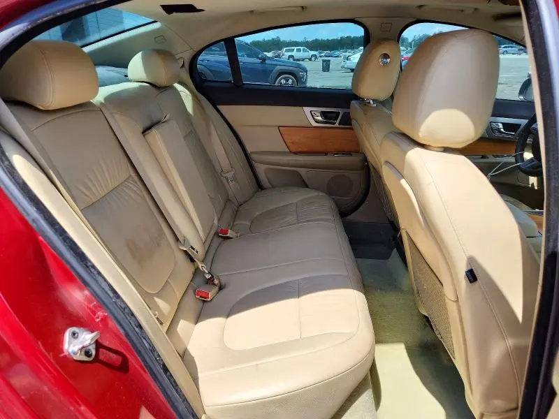 2010 JAGUAR XF LUXURY  