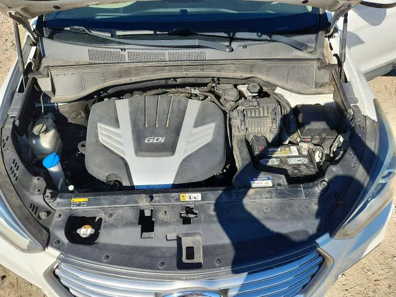 2017 HYUNDAI SANTA FE SE  