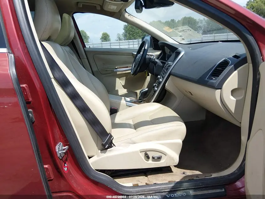 2015 VOLVO XC60 T5 PLATINUM