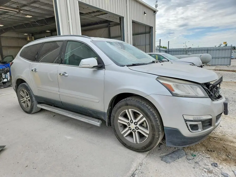 2017 CHEVROLET TRAVERSE LT  