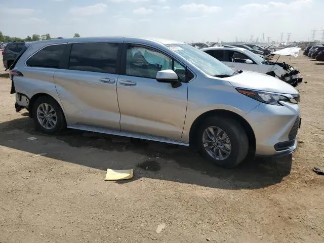 2024 TOYOTA SIENNA LE  