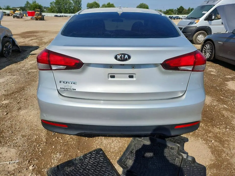 2018 KIA FORTE LX  